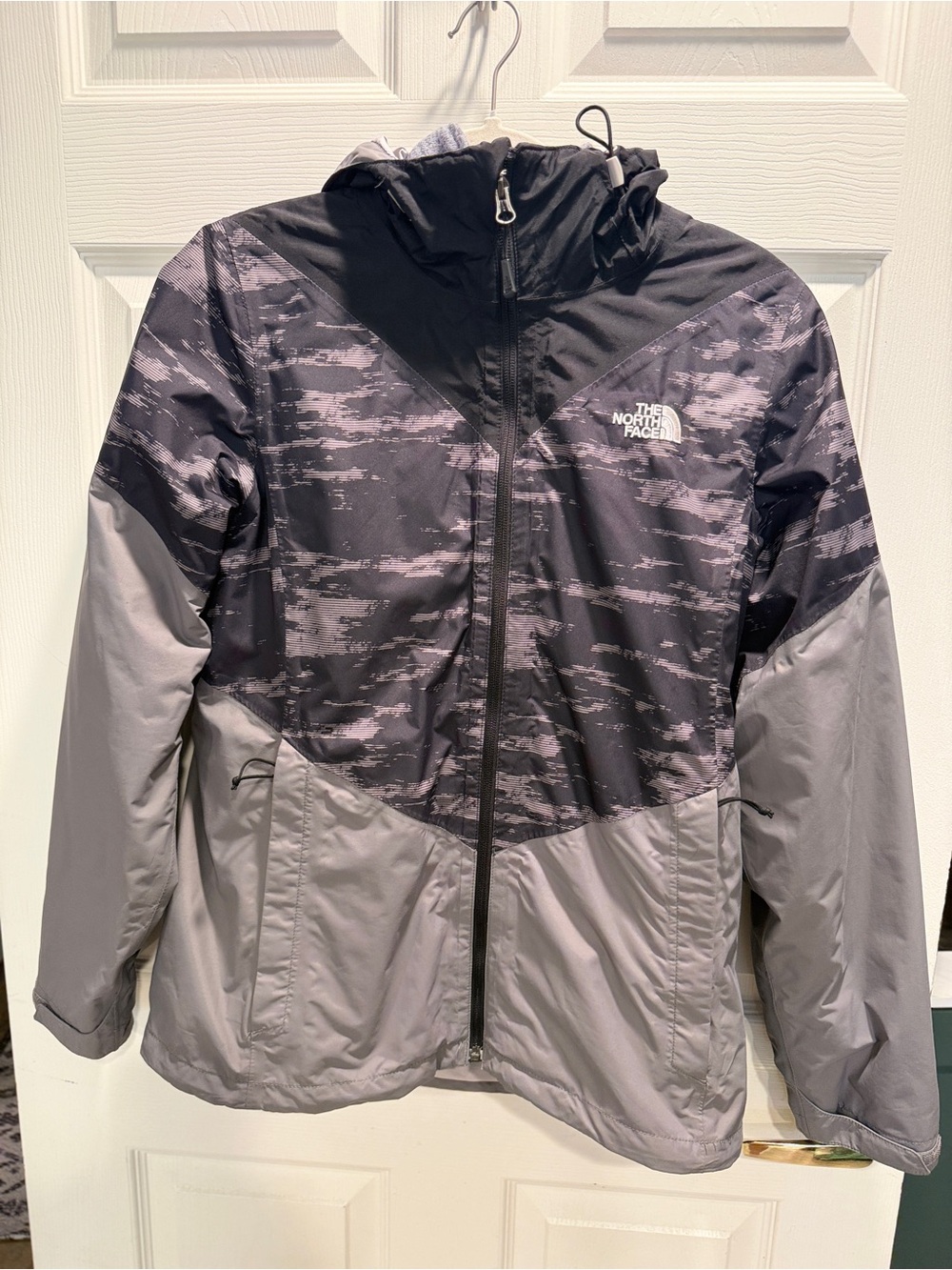 The North Face 2-in-1 DryVent Jacket Womens Medium Gray Camo Fleece